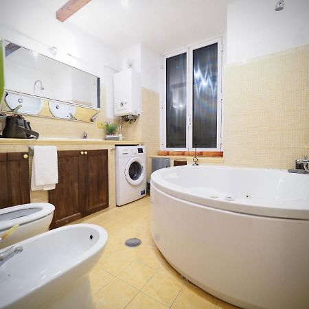 Dimora Delle Camelie Appartement Genua Buitenkant foto