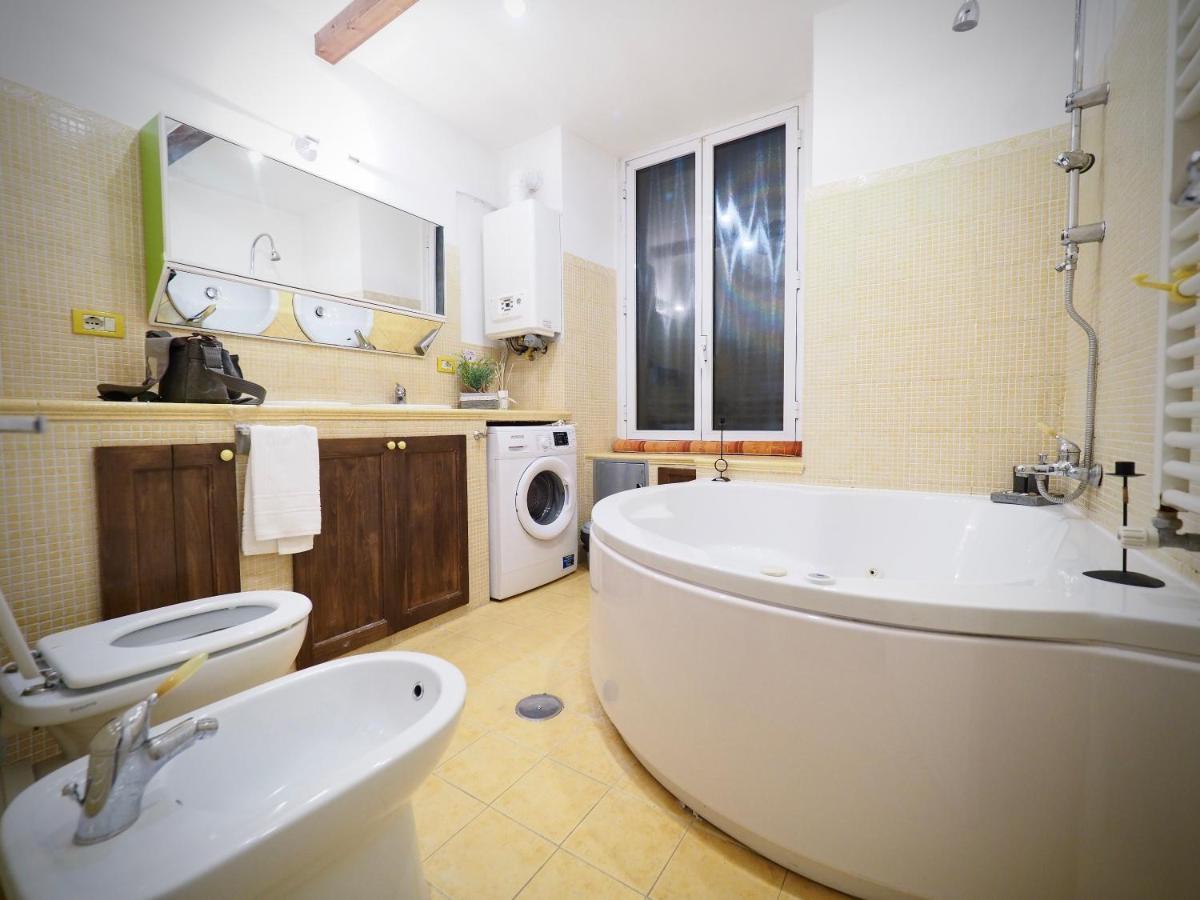 Dimora Delle Camelie Appartement Genua Buitenkant foto
